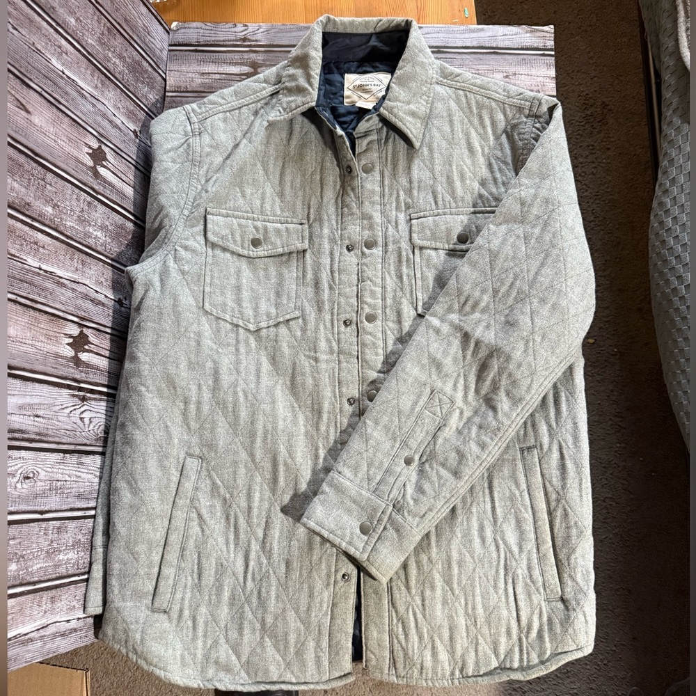 St. John's Bay Men's Light Gray Quilted Shirt Jacket